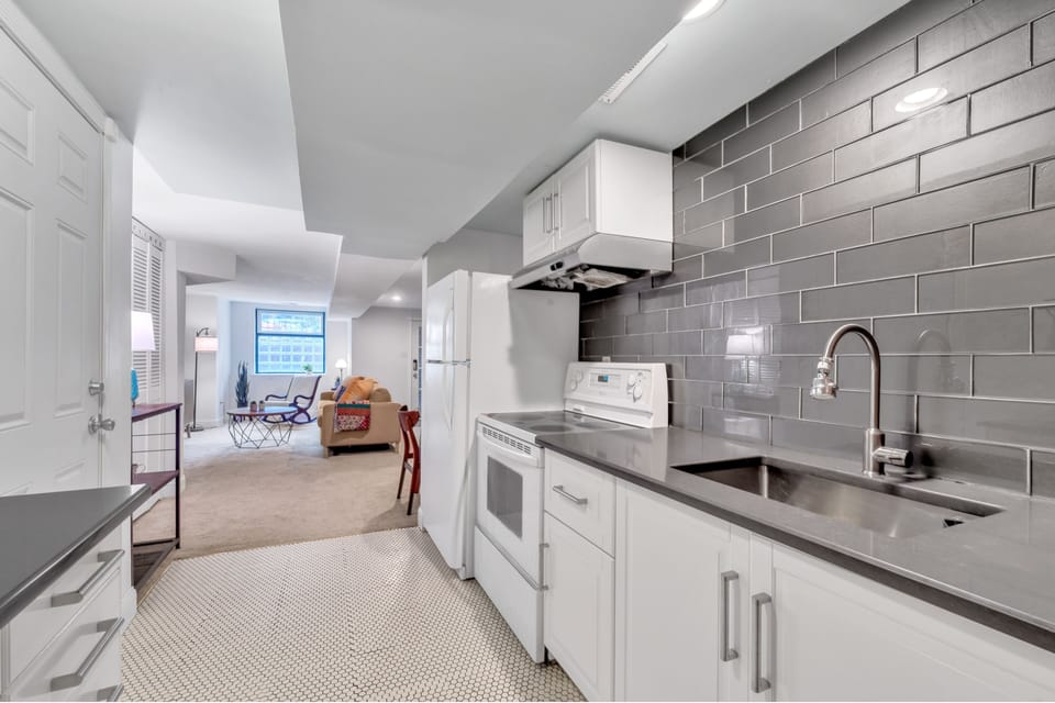 Townhome, 1 Bedroom | Private kitchen | Coffee/tea maker, fridge, oven, toaster