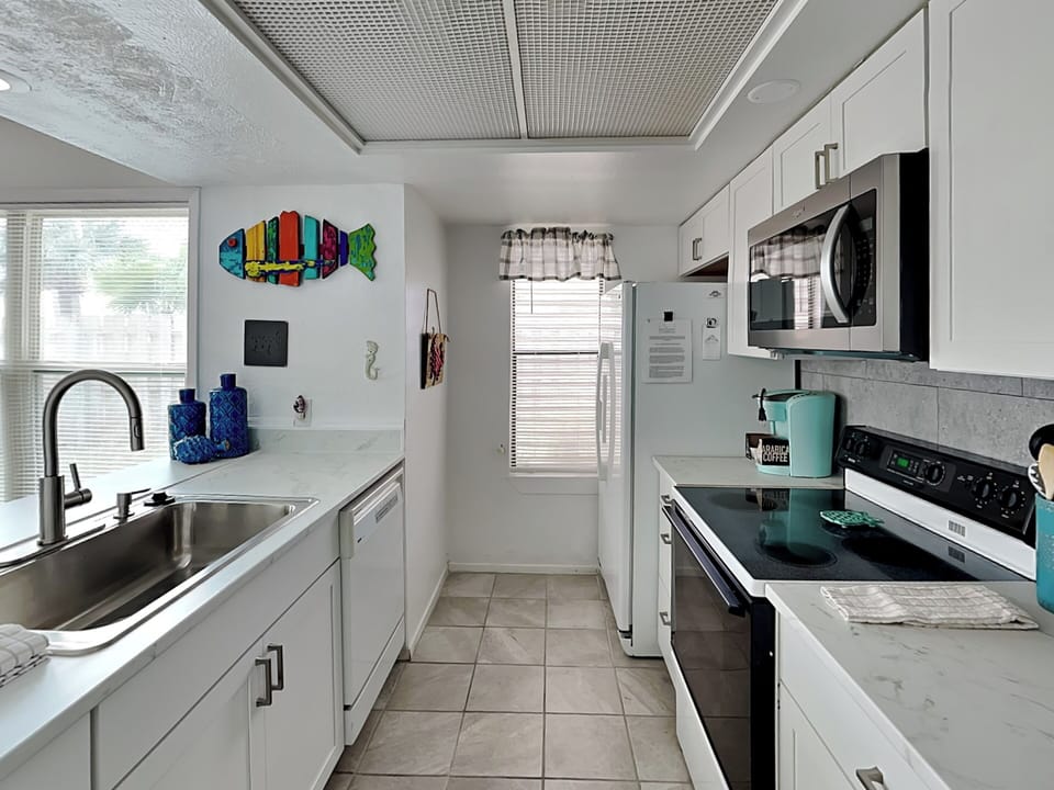 Full Size Kitchen