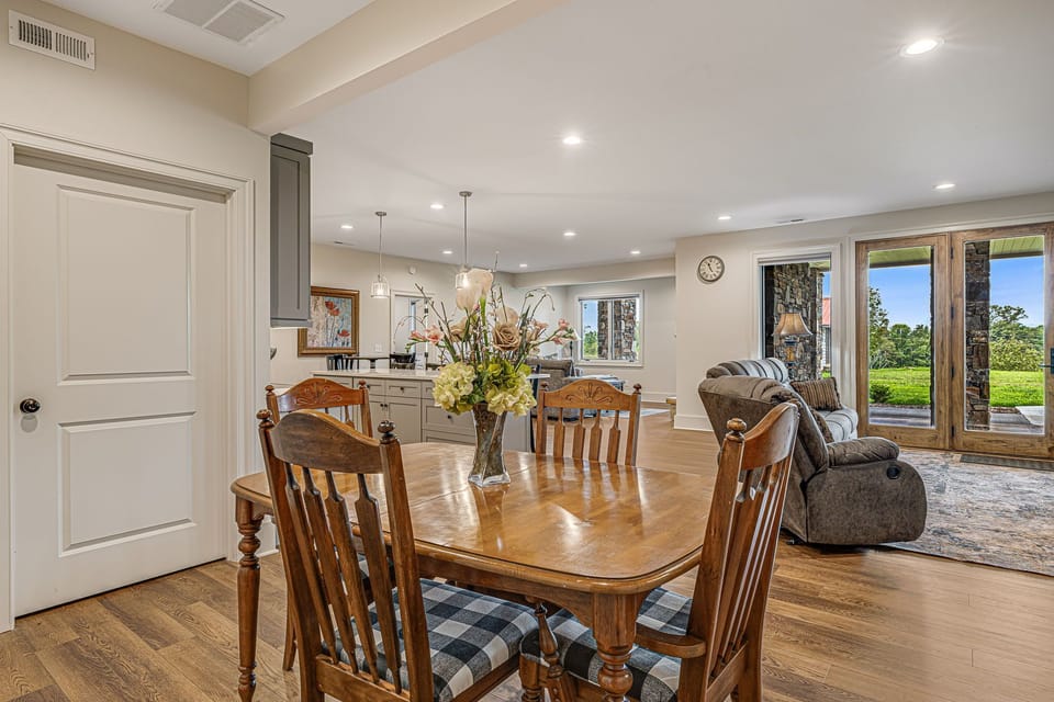 Lower Level - Dining Area
