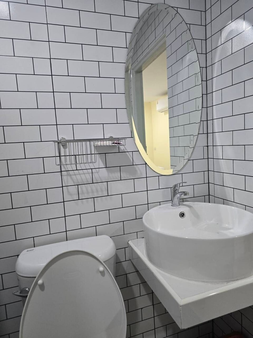 Standard Twin Room, Balcony, Garden View | Bathroom | Shower, towels, soap, shampoo