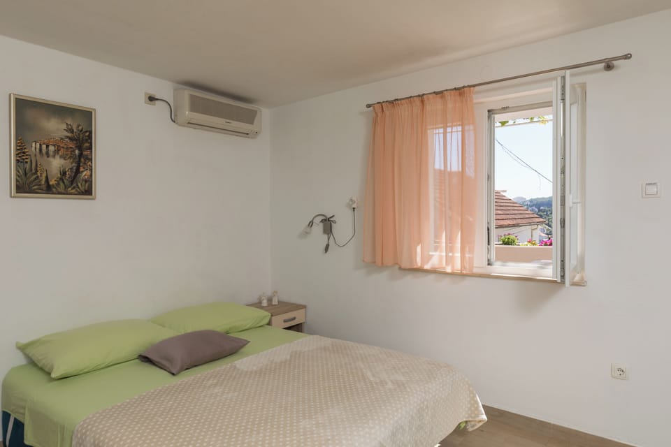 Studio (Studio Apartment with Terrace and Sea) | Free WiFi