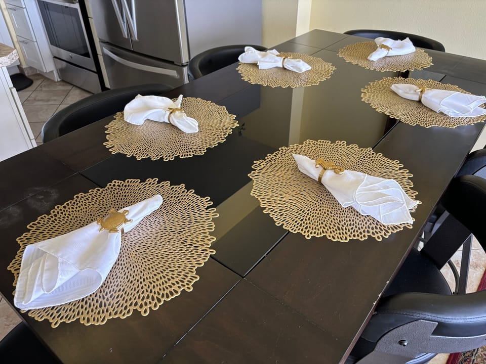 Large Dining Table Comfortable Seats 6