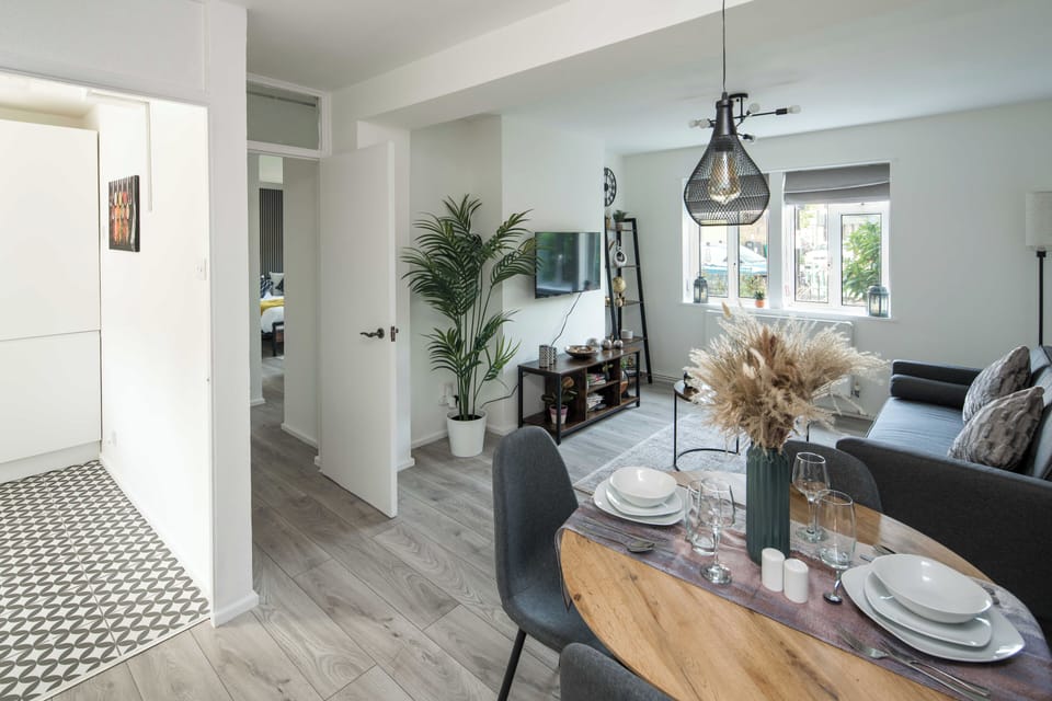 Apartment | Dining