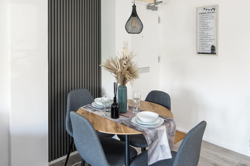 Apartment | Dining