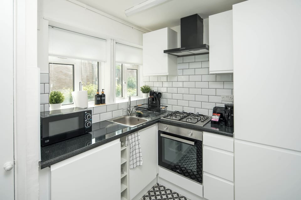 Apartment | Private kitchen | Fridge, microwave, oven, stovetop