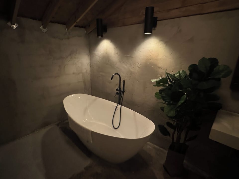 bathtub