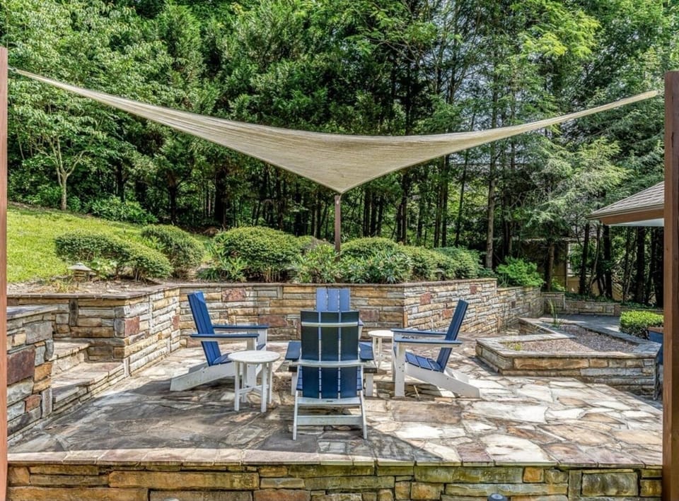 Outdoor courtyard with firepit