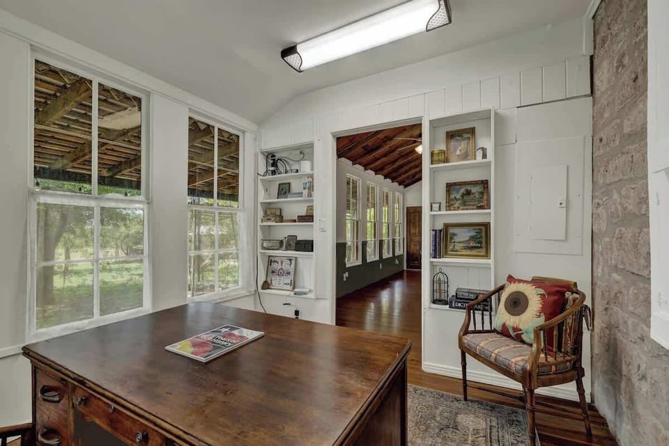 House, Multiple Beds, Patio (3499 W US 290- Main) | Interior
