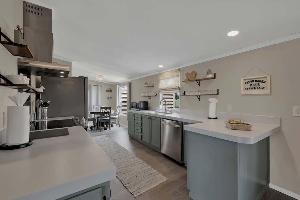 House, Multiple Beds, Hot Tub (3565 Morris Ranch Sa) | Private kitchen | Coffee/tea maker