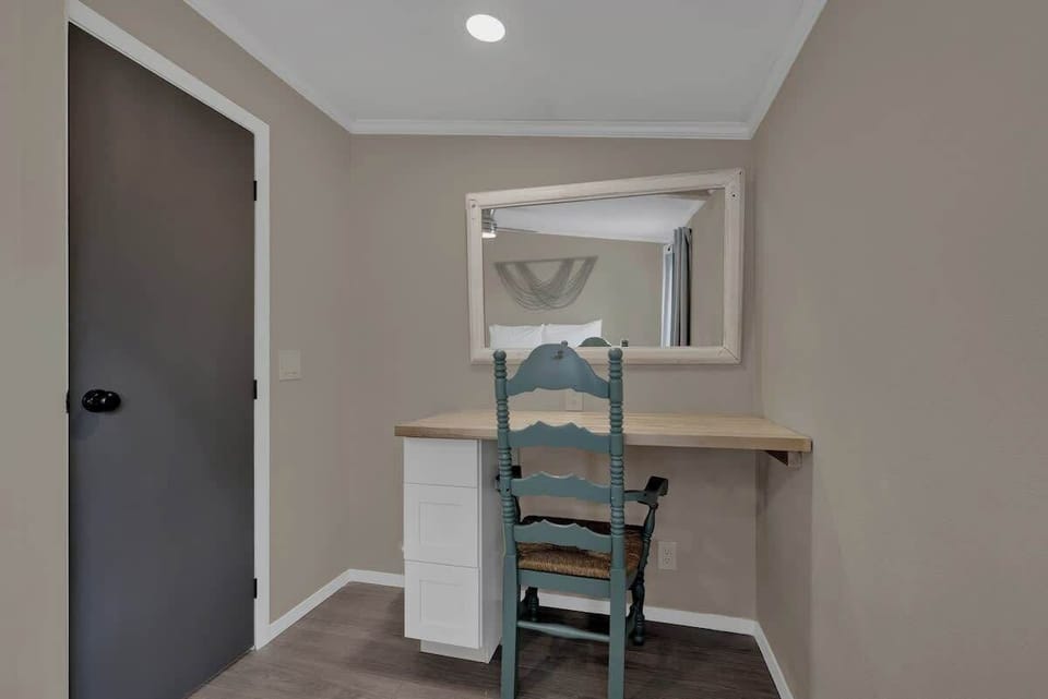 House, Multiple Beds, Hot Tub (3565 Morris Ranch Sa) | Interior