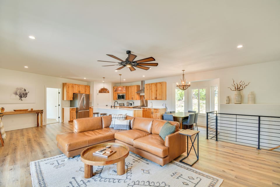 Living Area | Upper Floor