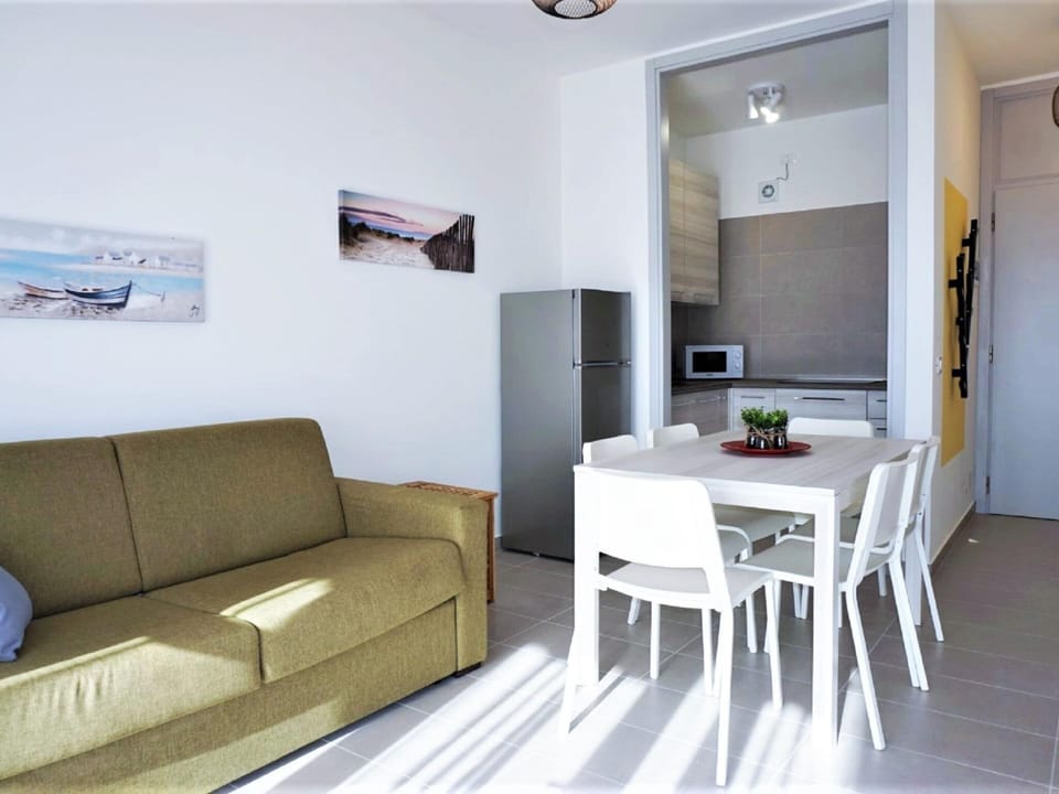 Apartment | Dining