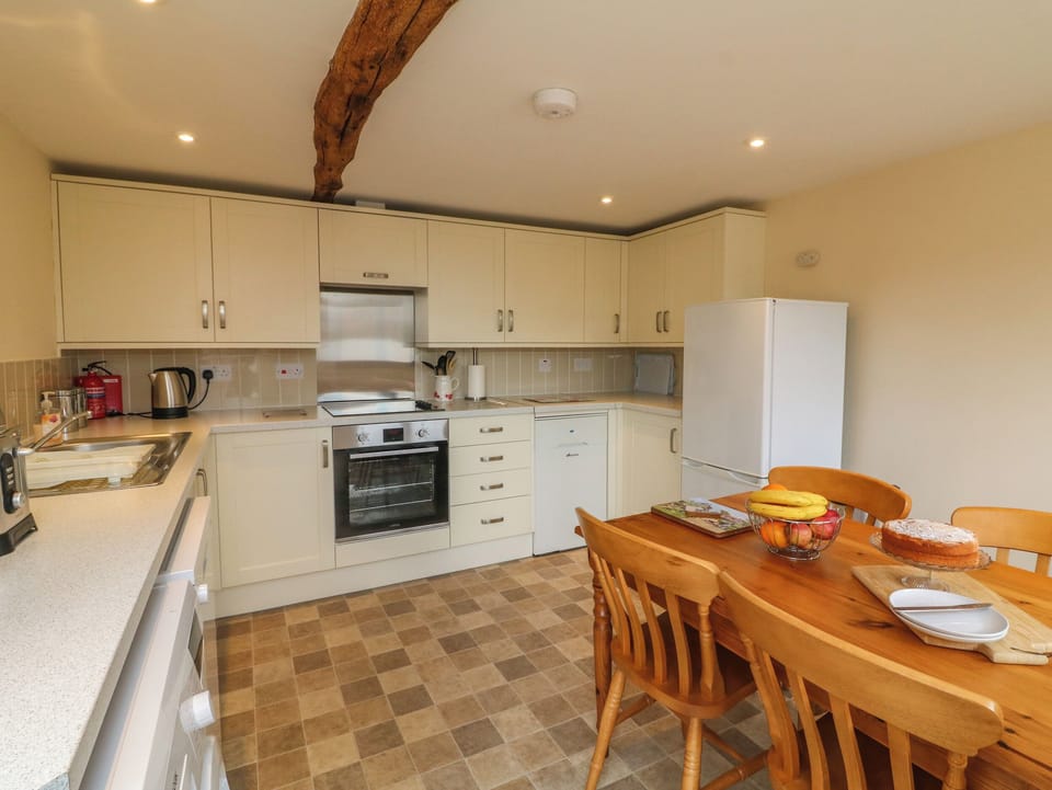 Fridge, dishwasher, cookware/dishes/utensils