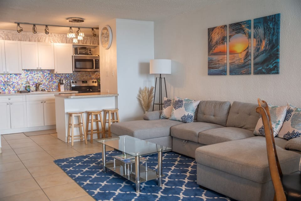 Spacious modern and comfortable property with amazing ocean views. 