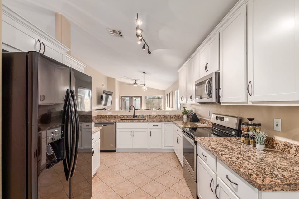 House, Multiple Beds, Pool Access, City View (136th Surprise) | Private kitchen | Coffee/tea maker