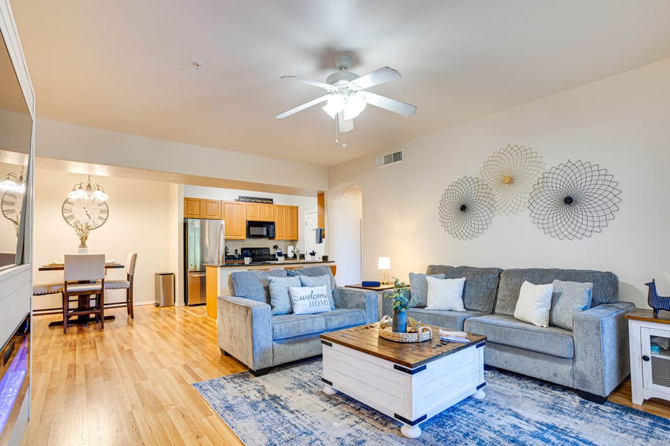 Condo, Multiple Beds, Pool Access, City View (Southern #2067 Mesa) | Living area | Fireplace