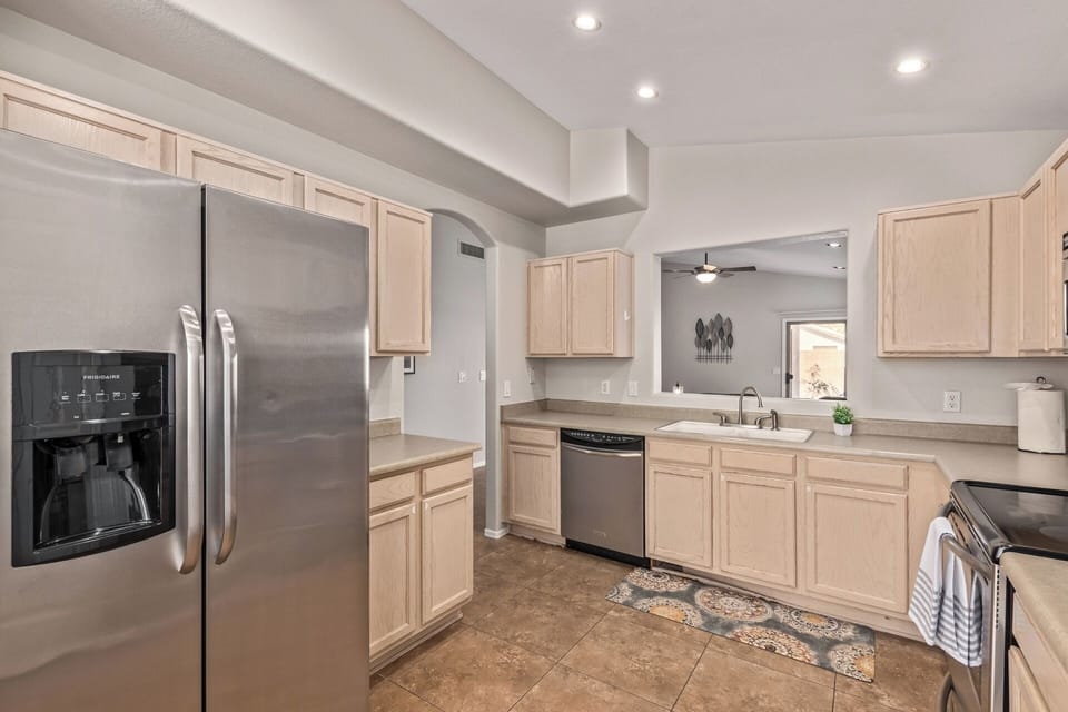 House, Multiple Beds, Patio, City View (Emile Zola Peoria) | Private kitchen | Coffee/tea maker