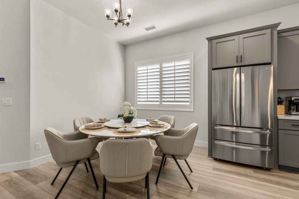 House, Multiple Beds, Patio, Mountain View (Cottonrose Flagstaff) | Dining