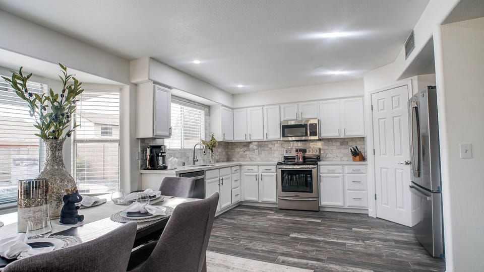 House, Multiple Beds, Pool Access, City View (Windsor Phoenix) | Private kitchen | Coffee/tea maker