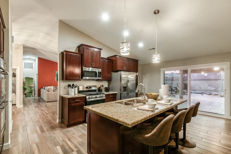 House, Multiple Beds, Pool Access, Mountain View (The Golden Cactus Phoenix) | Private kitchen | Coffee/tea maker