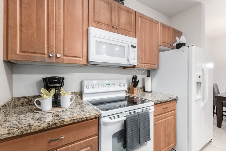 Condo, Multiple Beds, Pool Access, City View (Southern #1064 Mesa) | Private kitchen | Coffee/tea maker