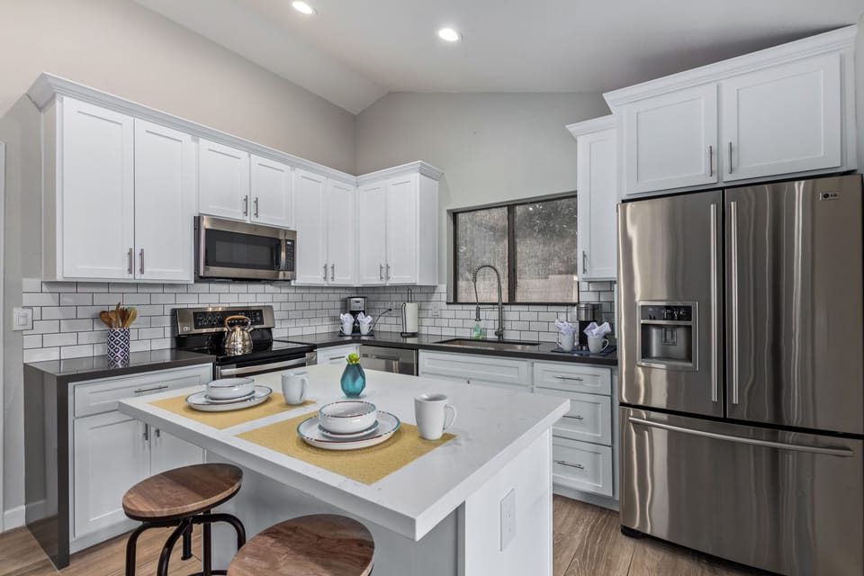House, Multiple Beds, Pool Access, City View (110th Scottsdale) | Private kitchen | Coffee/tea maker