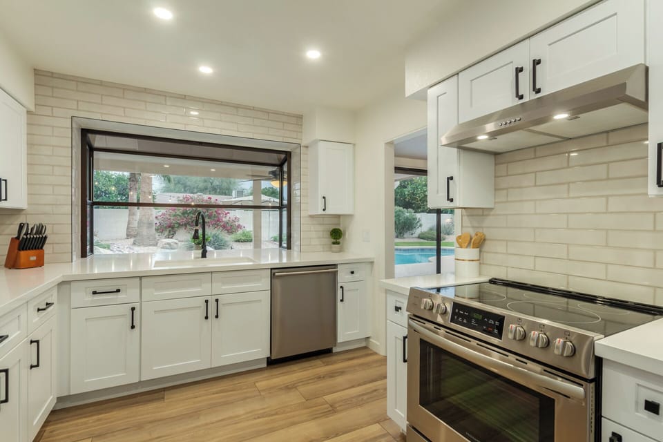 House, Multiple Beds, Pool Access, City View (Beverly Scottsdale) | Private kitchen | Coffee/tea maker