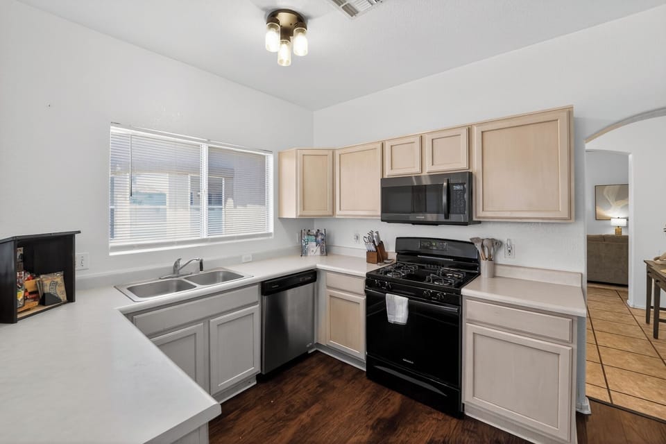 House, Multiple Beds, Pool Access, Mountain View (Sonesta Tucson) | Private kitchen
