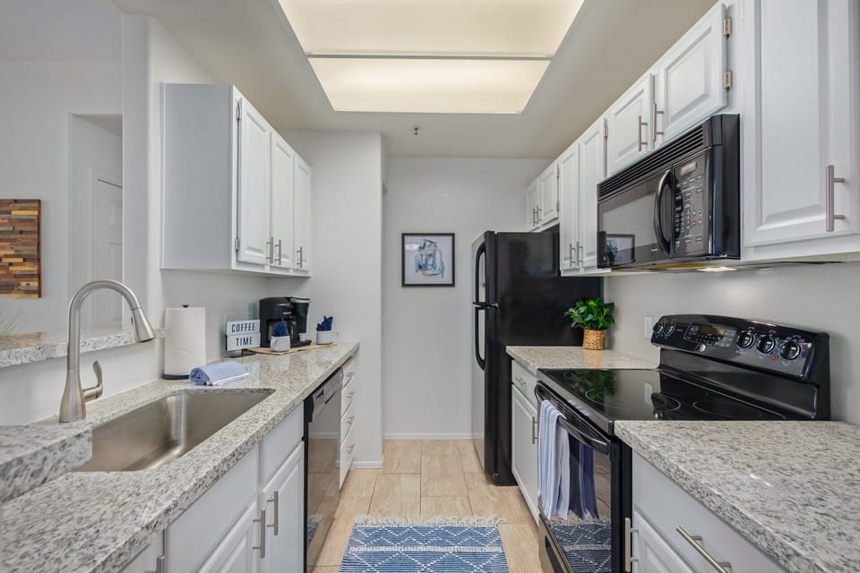 Condo, Multiple Beds, Pool Access, City View (Sahuaro #2035 Scottsdale) | Private kitchen