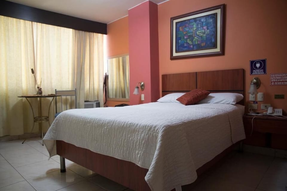 Comfort Single Room | Down comforters, WiFi (free), bed sheets