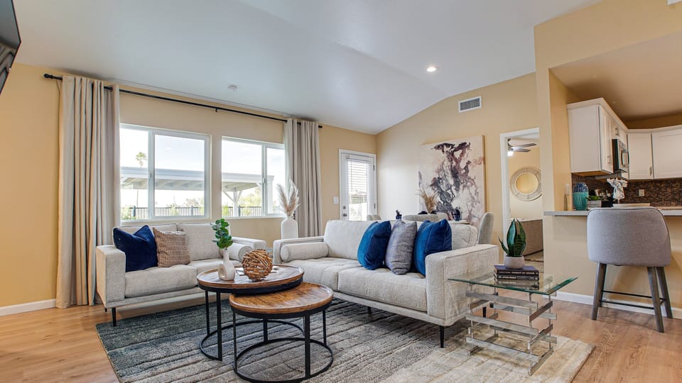 House, Multiple Beds, Pool Access, City View (Heatherbrae Phoenix) | Living area
