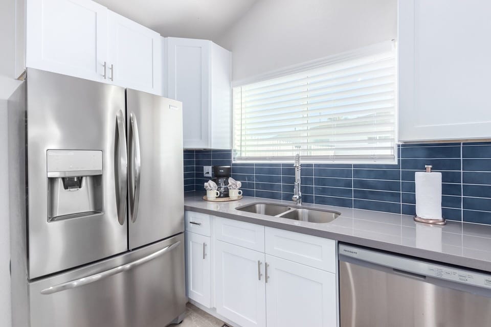 House, Multiple Beds, Lanai, City View (Dayton Coronado Historic District ) | Private kitchen