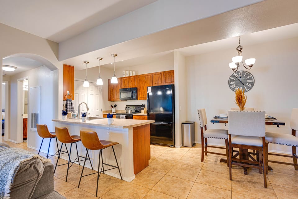 Condo, Multiple Beds, Pool Access, City View (Southern #2068 Mesa) | Dining