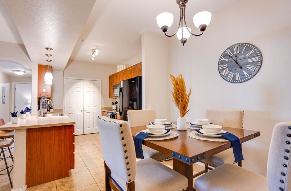 Condo, Multiple Beds, Pool Access, City View (Southern #2068 Mesa) | Dining