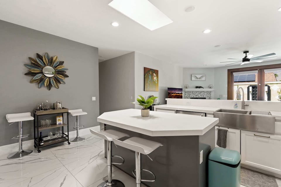 Kitchen bar counter with seating for 2