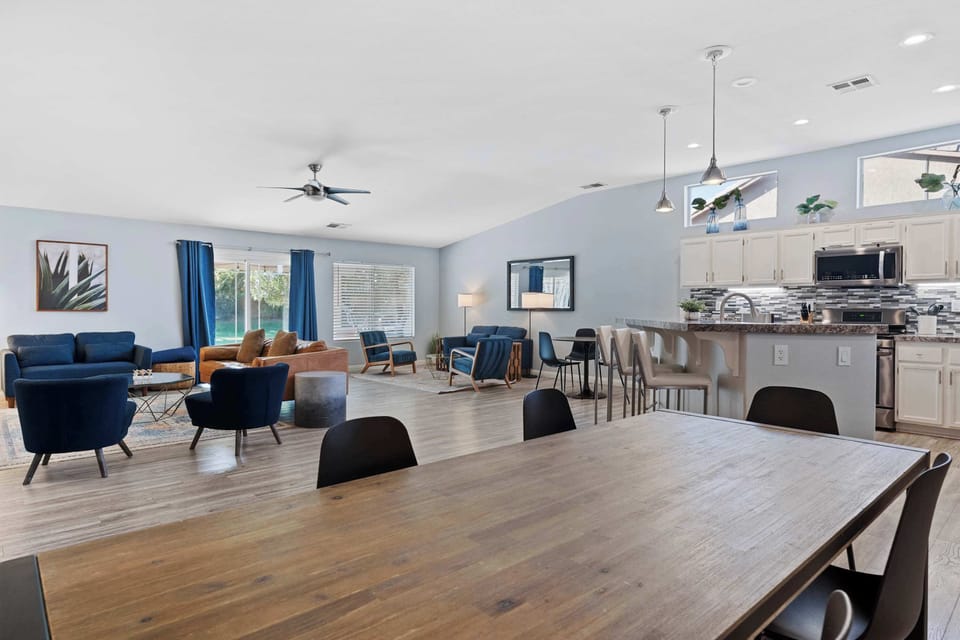Dining room table with seating for 6