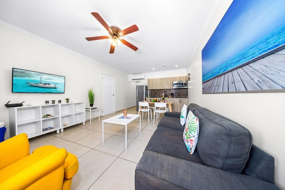 Cozy Bliss Condo w/ Pool ~ Steps from Eagle Beach (21876)
