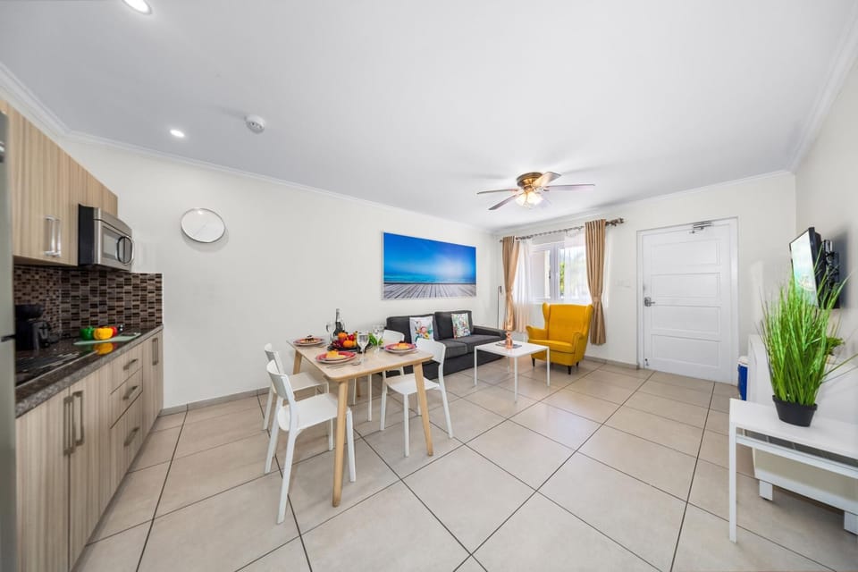 Cozy Bliss Condo w/ Pool ~ Steps from Eagle Beach (21885)