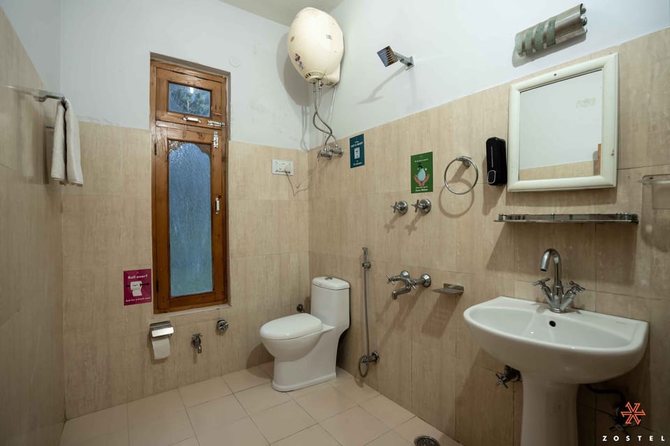 Deluxe Double Room, Balcony, Mountain View | Bathroom | Shower