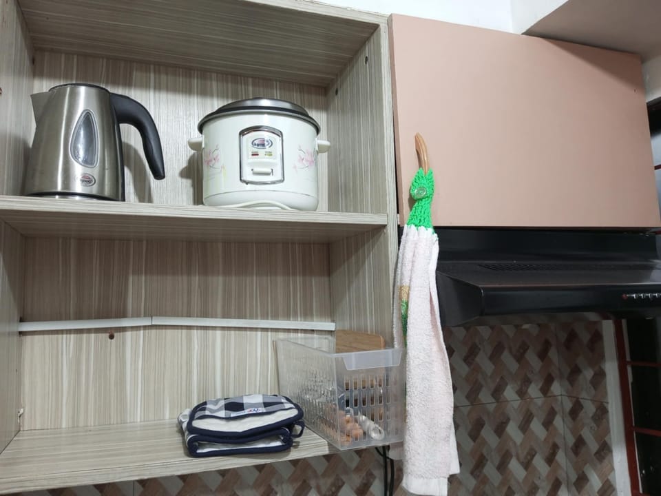 Electric kettle, toaster
