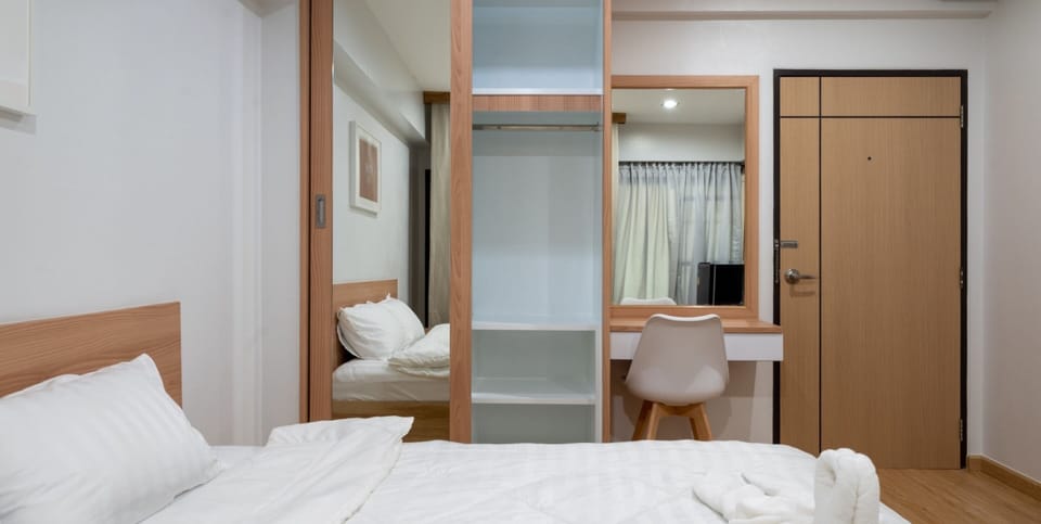 Deluxe Double Room | Desk, free WiFi, bed sheets