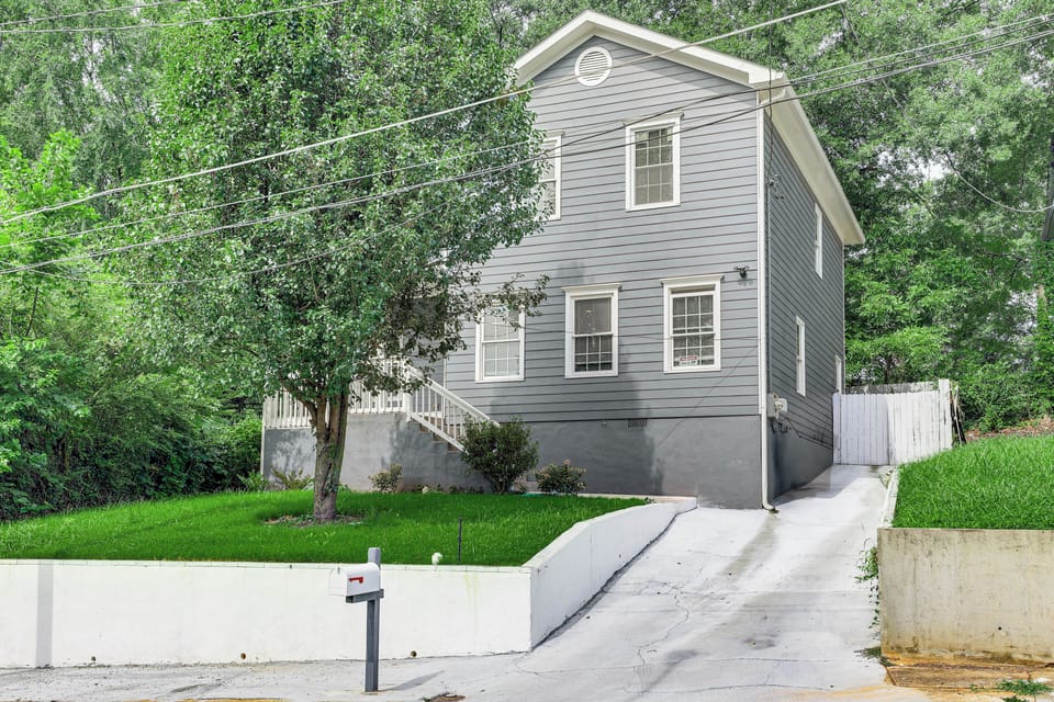 Property Exterior | Driveway (2 Vehicles) | Free Street Parking