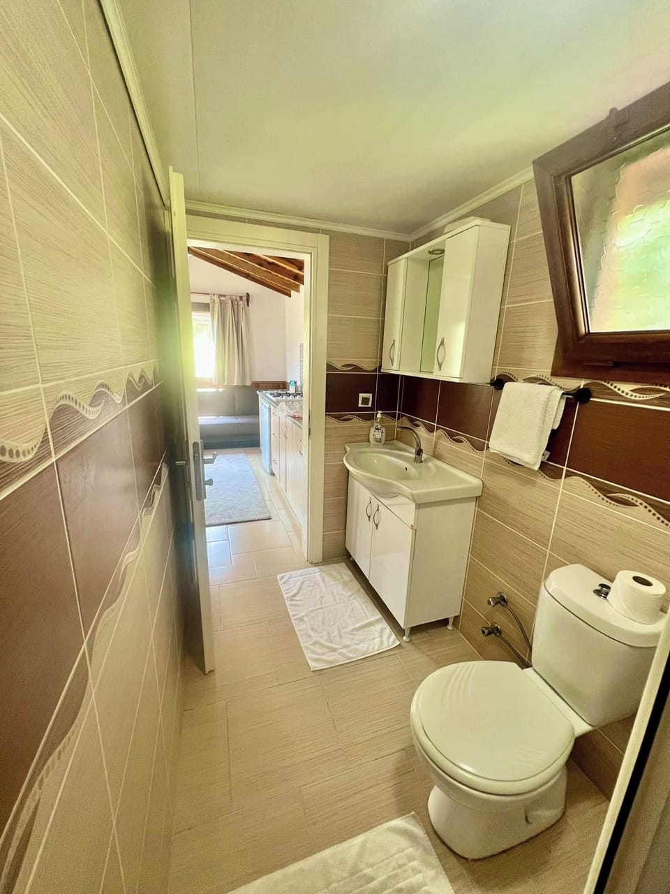 Classic Cabin, 1 Bedroom, Terrace, Garden View | Bathroom | Shower, hair dryer (on request), towels, toilet paper