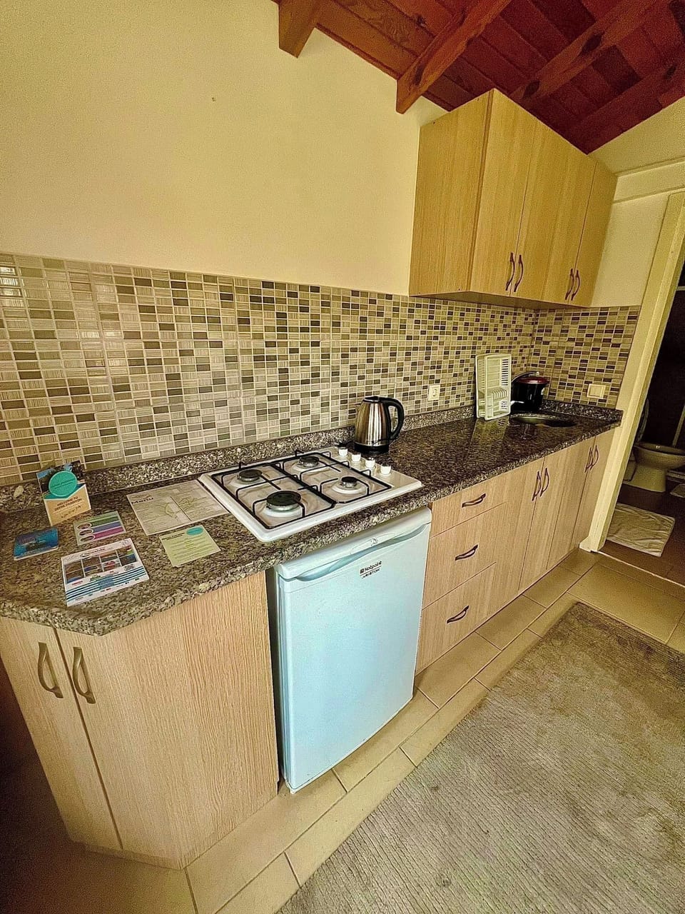 Classic Cabin, 1 Bedroom, Terrace, Garden View | Private kitchen | Highchair