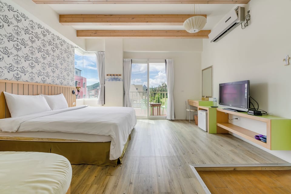 Deluxe Double Room, Balcony | Blackout drapes, soundproofing, free WiFi, bed sheets