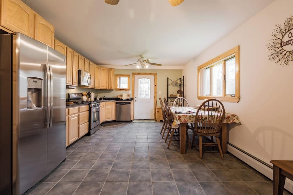 Signature House, Patio, Mountain View | In-room dining