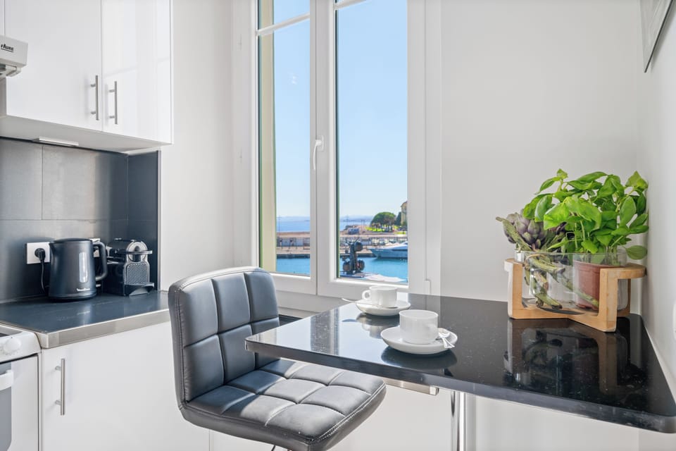 Modern kitchen