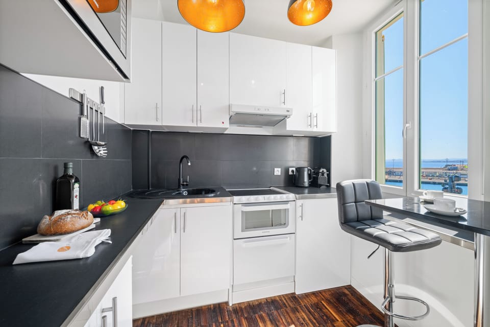 Modern kitchen