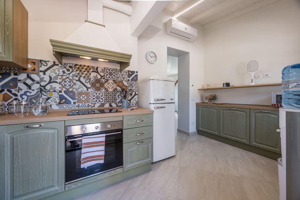 Autumn, Kitchen, Spring, Summer