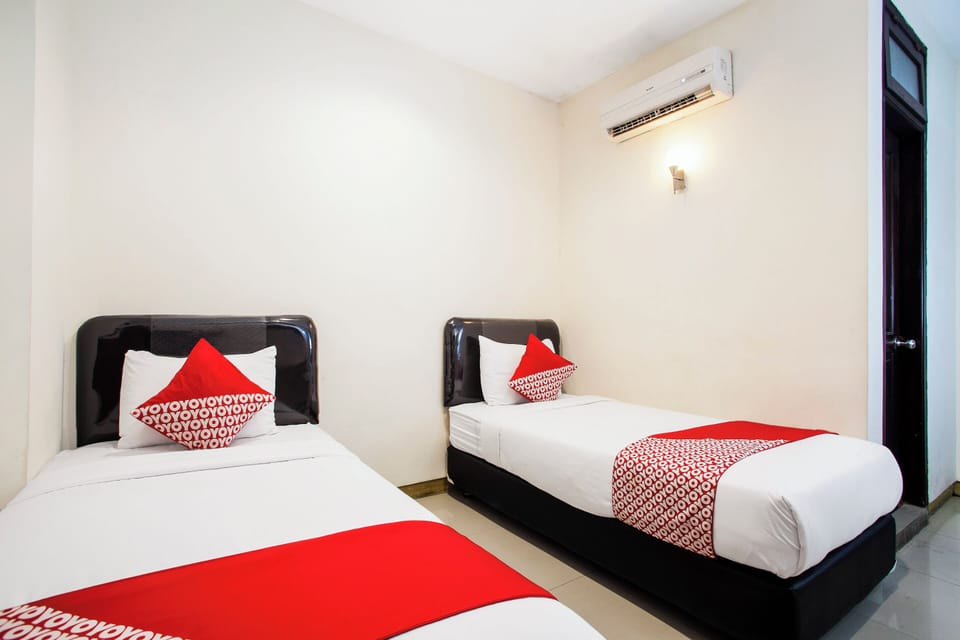 Deluxe Twin Room | Laptop workspace, free WiFi, bed sheets